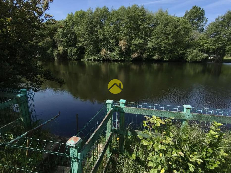 Maison accès direct  sur la Creuse 