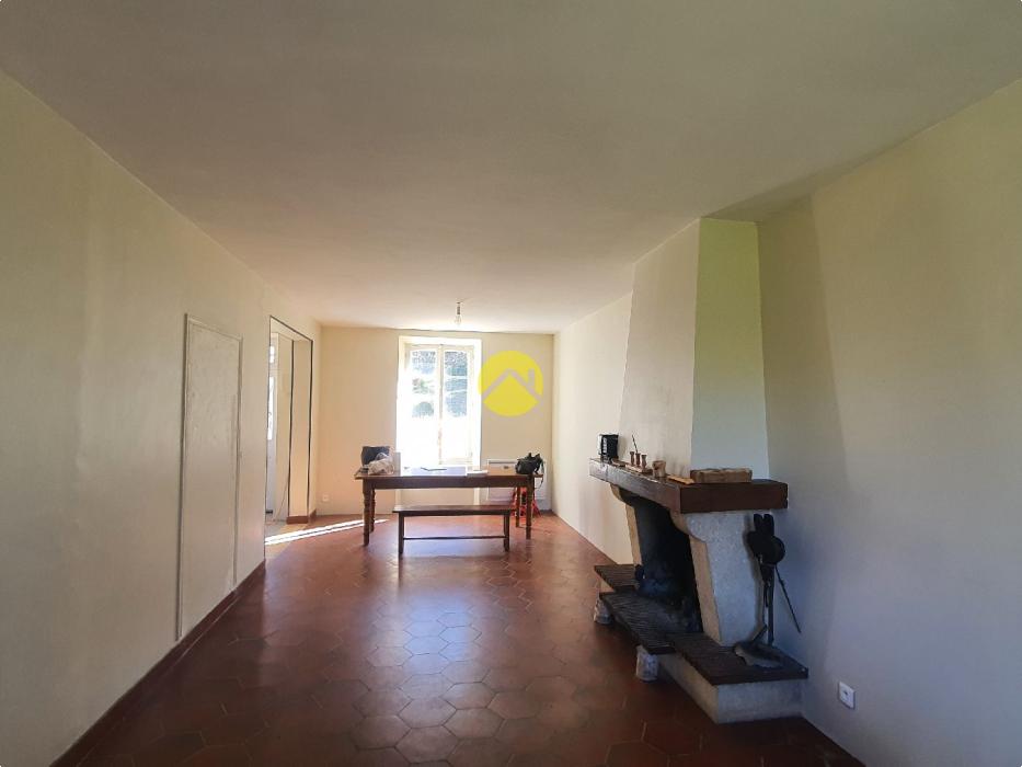 MAISON DE CARACTERE AU CALME