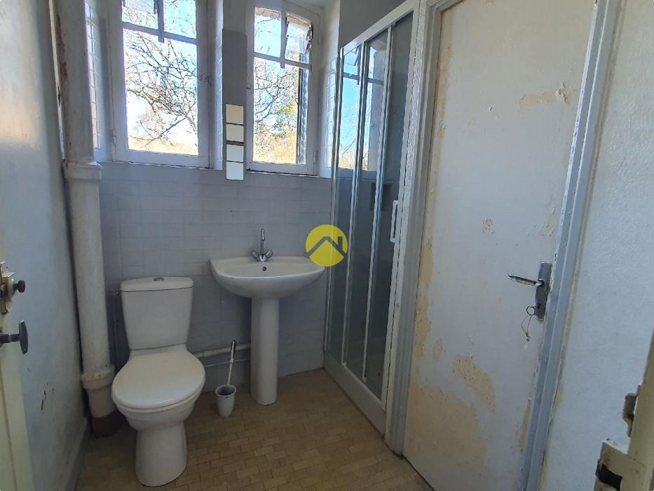 MAISON DE CARACTERE AU CALME