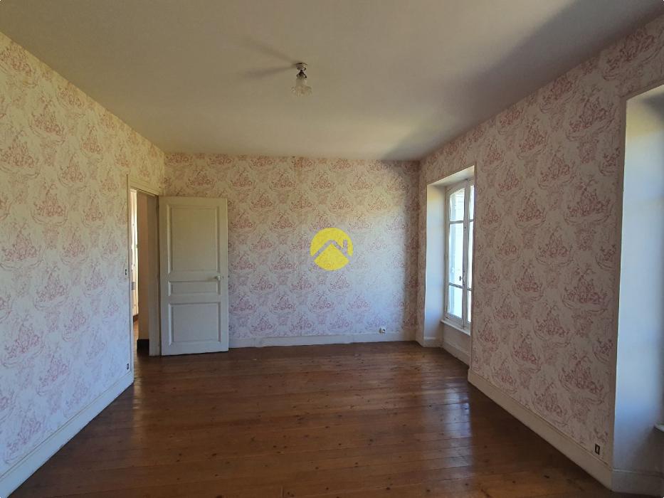 MAISON DE CARACTERE AU CALME