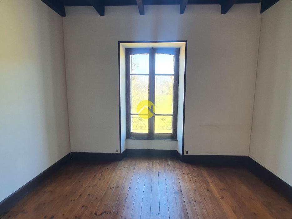 MAISON DE CARACTERE AU CALME