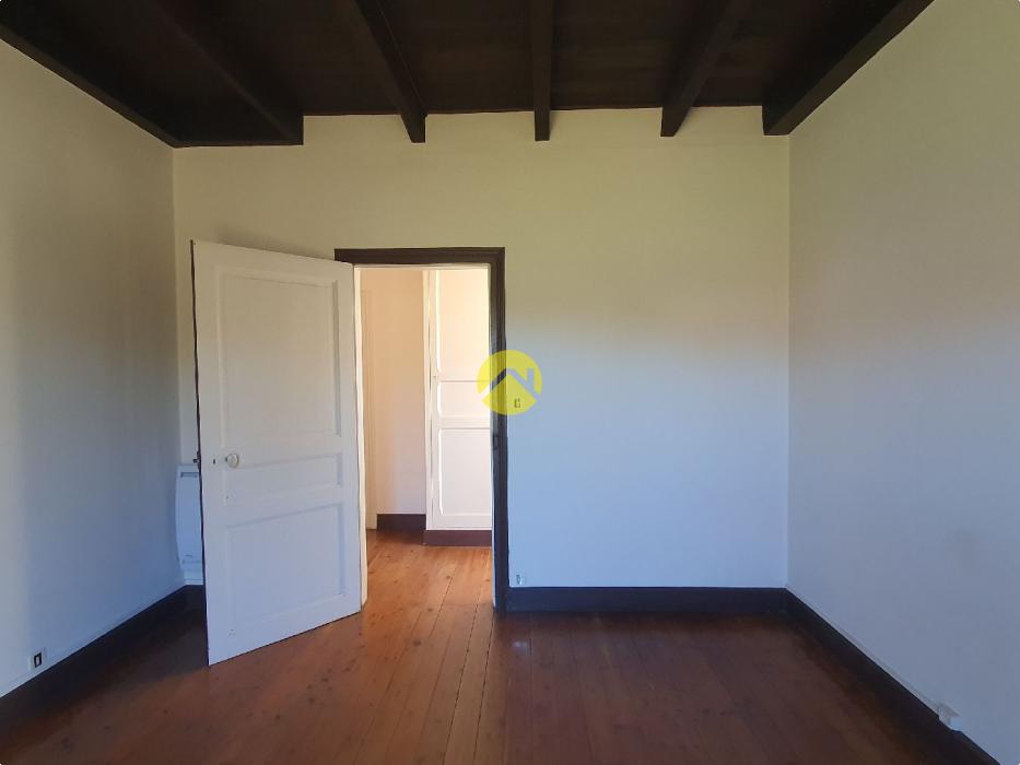 MAISON DE CARACTERE AU CALME