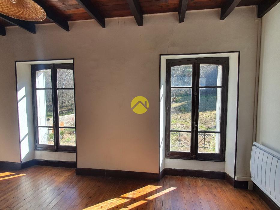 MAISON DE CARACTERE AU CALME