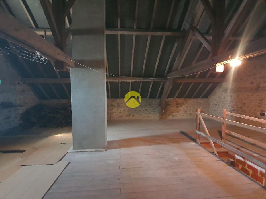 MAISON DE CARACTERE AU CALME