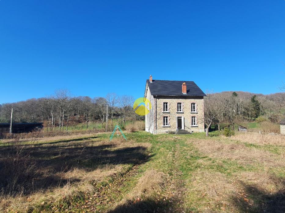 MAISON DE CARACTERE AU CALME