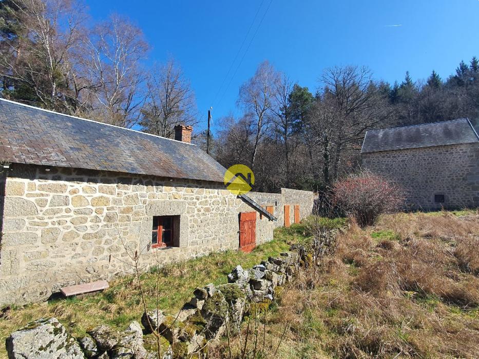 MAISON DE CARACTERE AU CALME