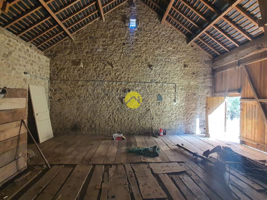 MAISON DE CARACTERE AU CALME