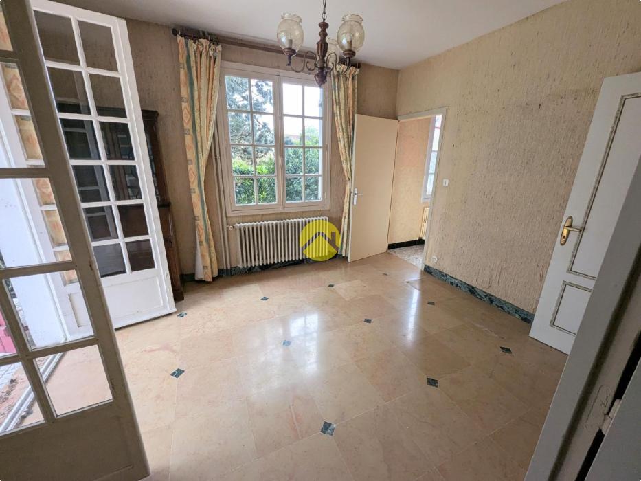 Maison 260m².7ch.Sous-sol.sur2400m²