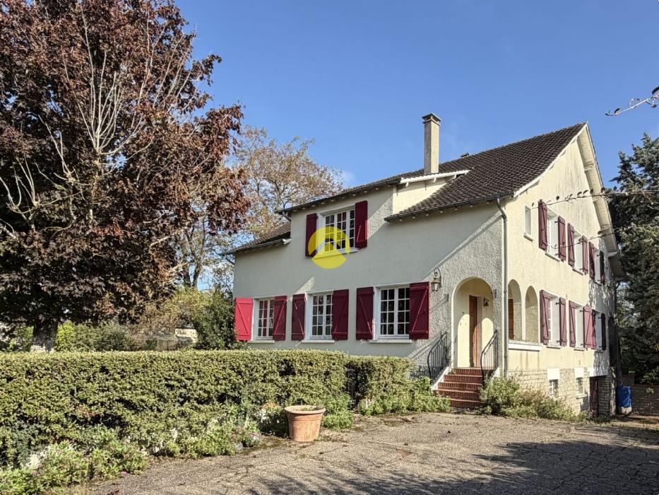 Maison 260m².7ch.Sous-sol.sur2400m²