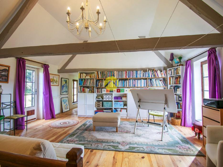 BELLE LONGERE BEAUCOUP DE CACHET