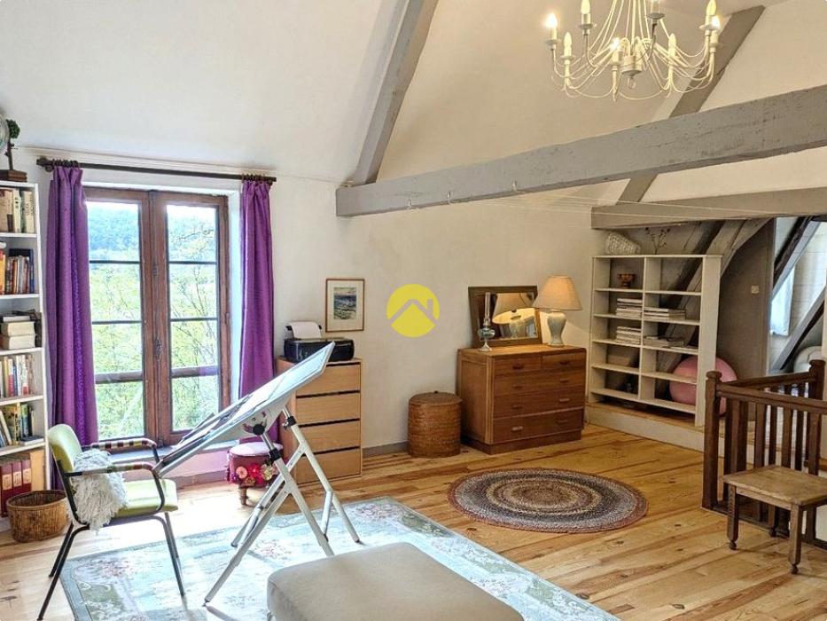 BELLE LONGERE BEAUCOUP DE CACHET