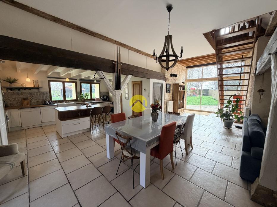 Maison rénovée avec piscine