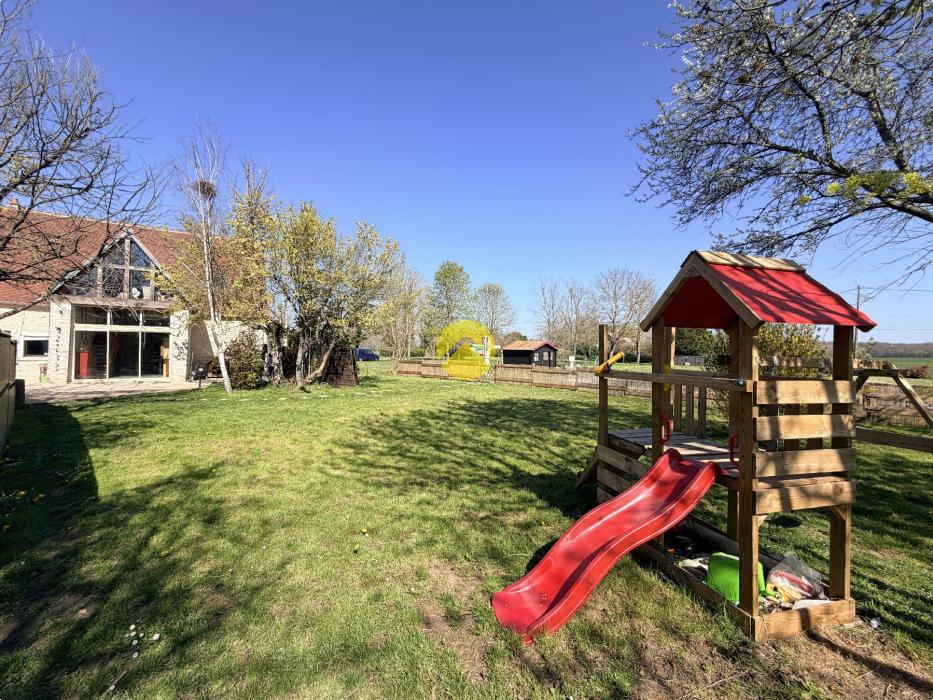 Maison rénovée avec piscine