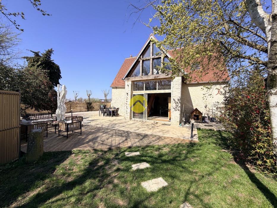 Maison rénovée avec piscine