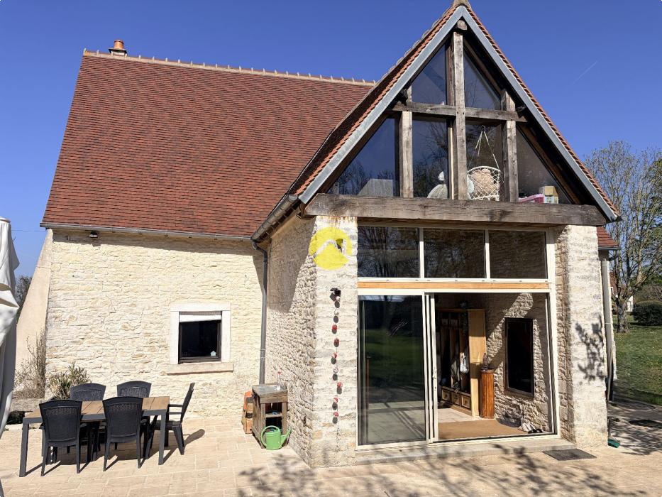 Maison rénovée avec piscine