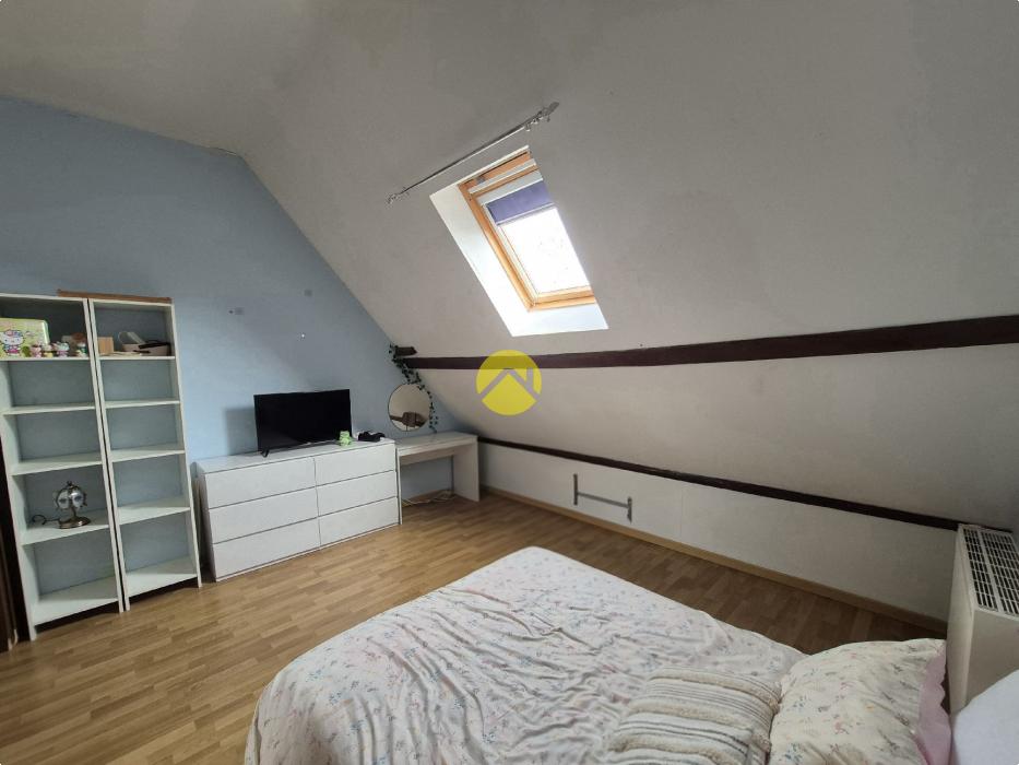  MAISON 200M² AVEC GRAND TERRAIN 