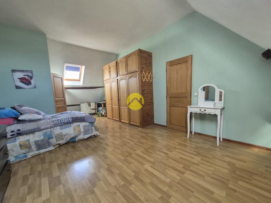  MAISON 200M² AVEC GRAND TERRAIN 