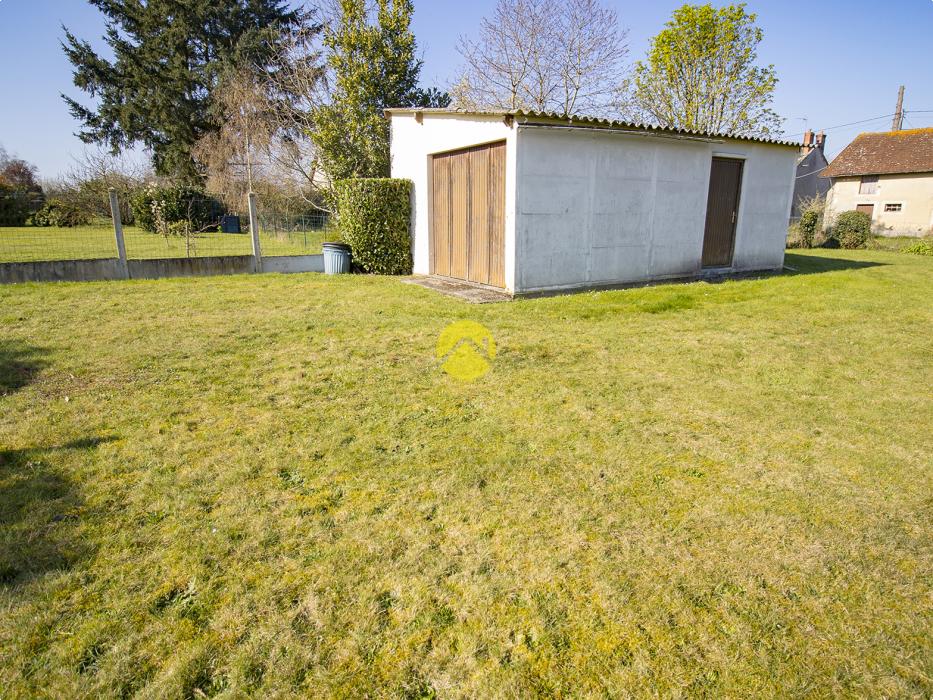 PAVILLON AVEC GRAND TERRAIN