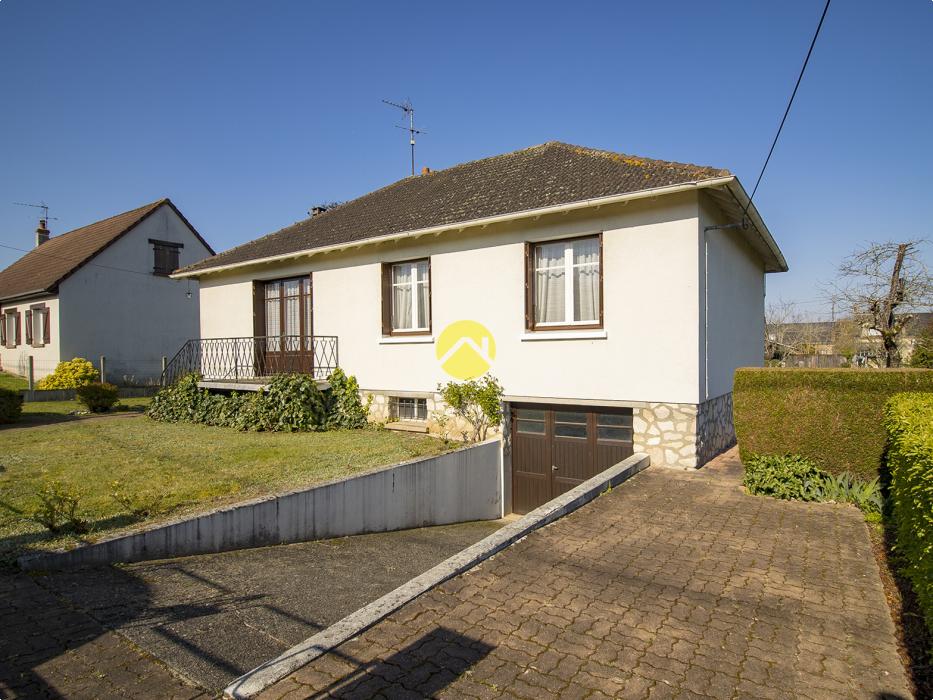 PAVILLON AVEC GRAND TERRAIN