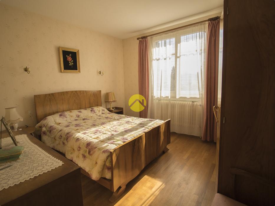 PAVILLON AVEC GRAND TERRAIN