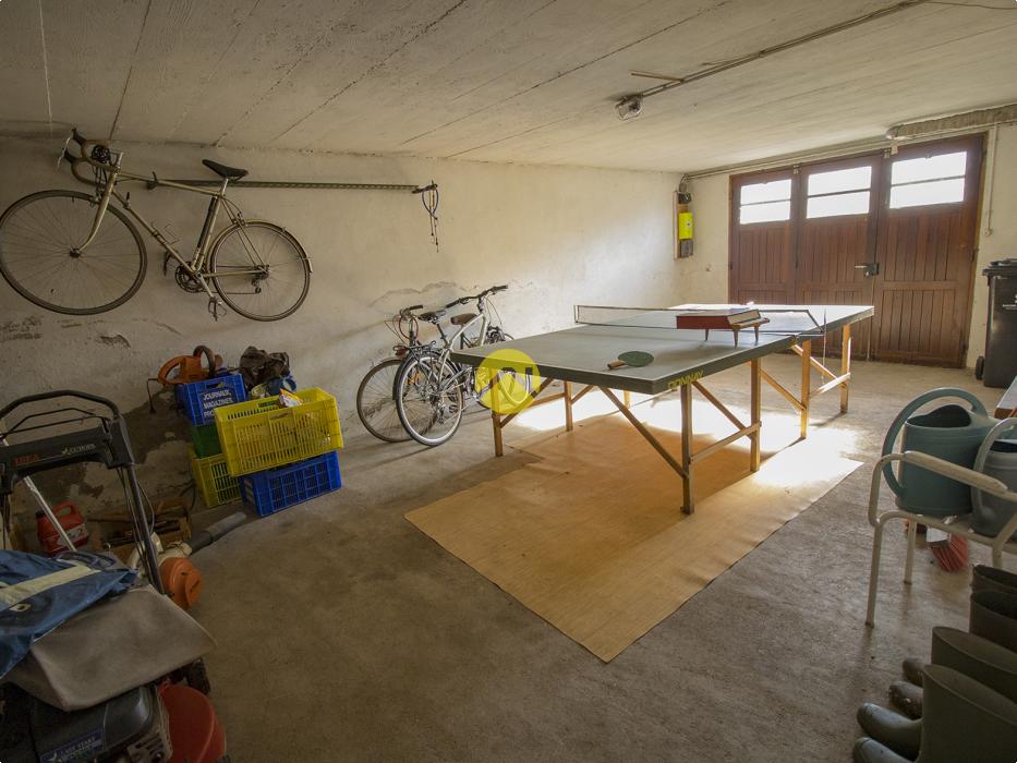 PAVILLON AVEC GRAND TERRAIN