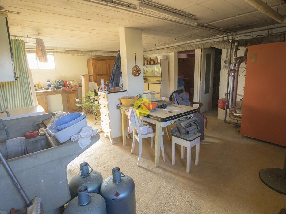 PAVILLON AVEC GRAND TERRAIN