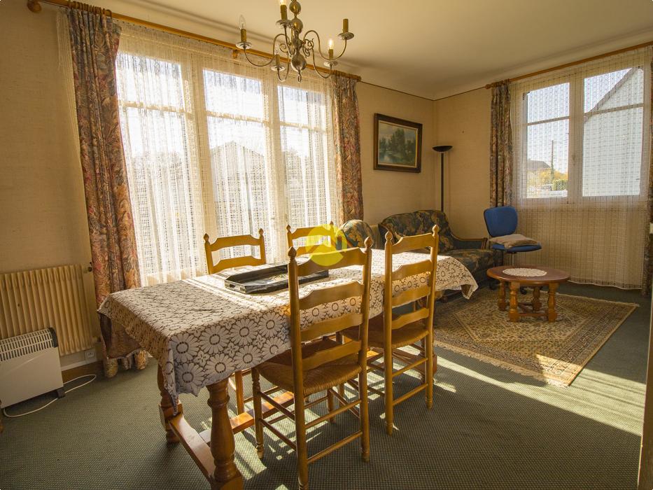 PAVILLON AVEC GRAND TERRAIN