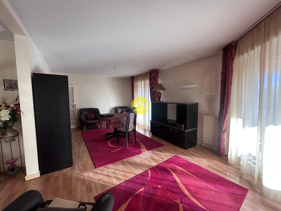 APPARTEMENT  PRES FLEURIS