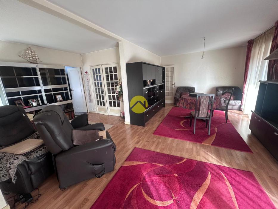 APPARTEMENT  PRES FLEURIS