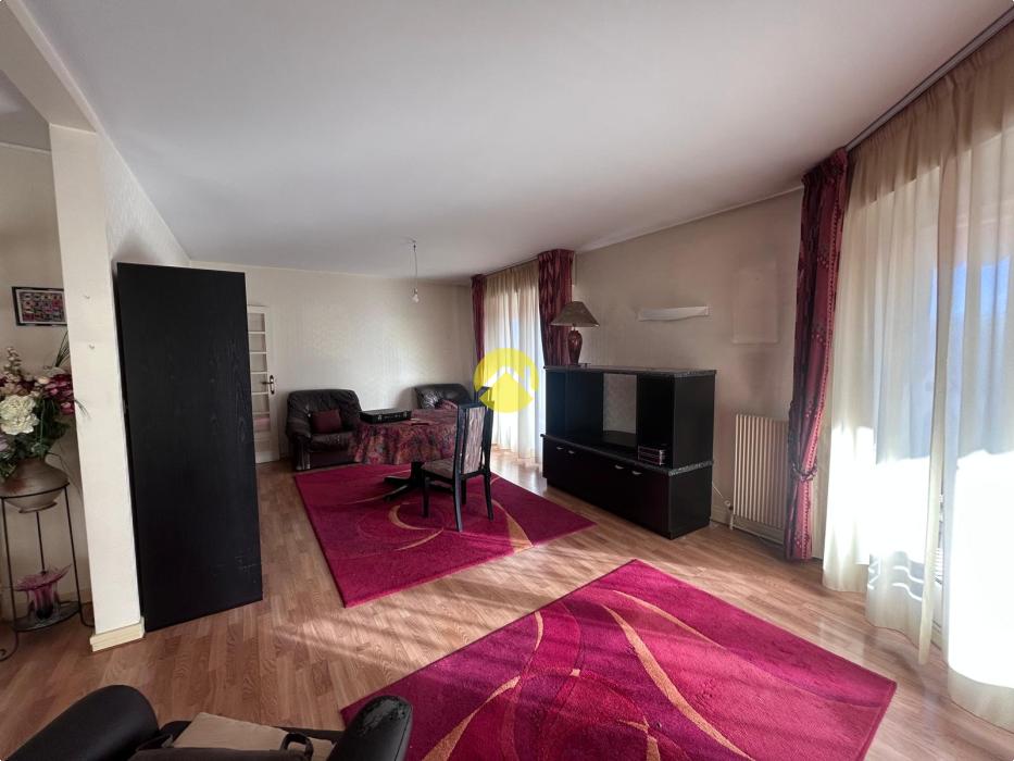APPARTEMENT  PRES FLEURIS