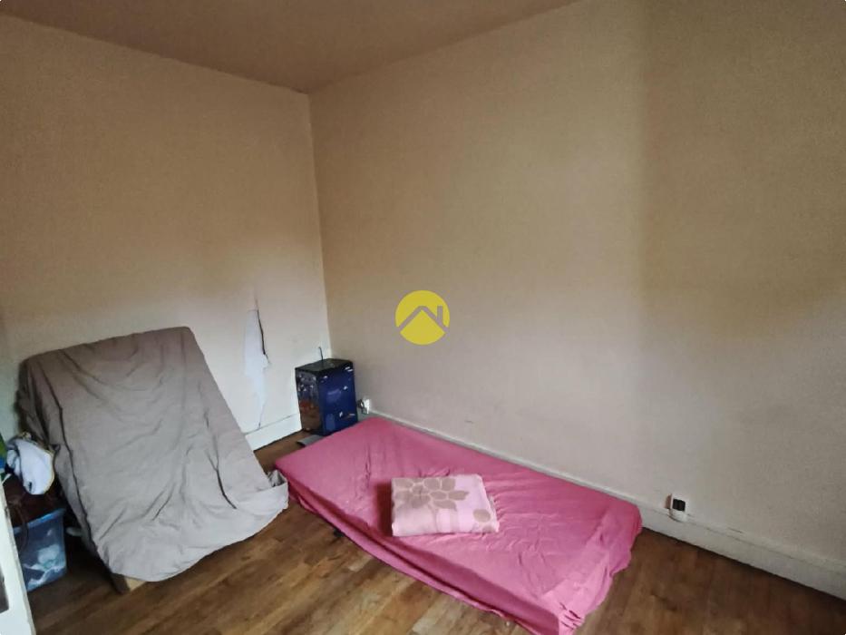 Jolie ville bordée par la Creuse