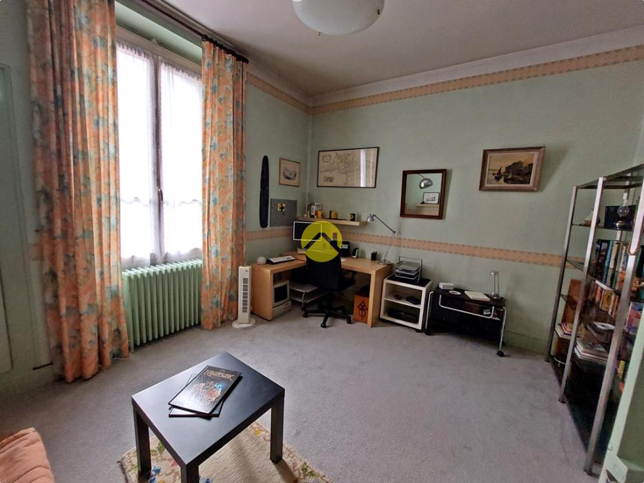 DEMEURE CENTRE VILLE AVEC TERRAIN