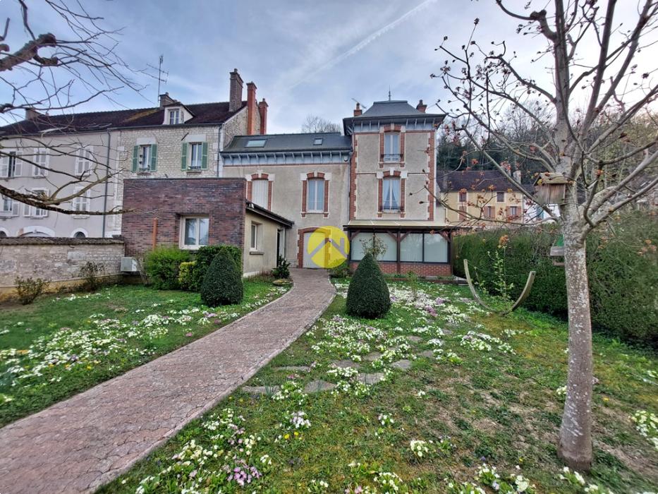 Maison / Pavillon Ravieres, 12 pièces à vendre