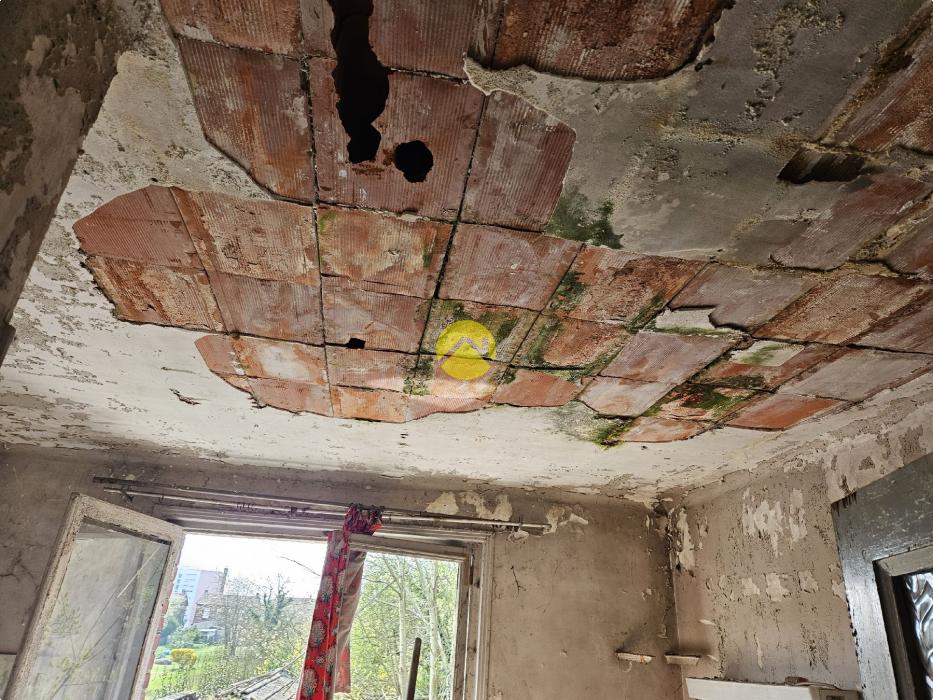 MAISON À RÉNOVER ENTIÈREMENT 