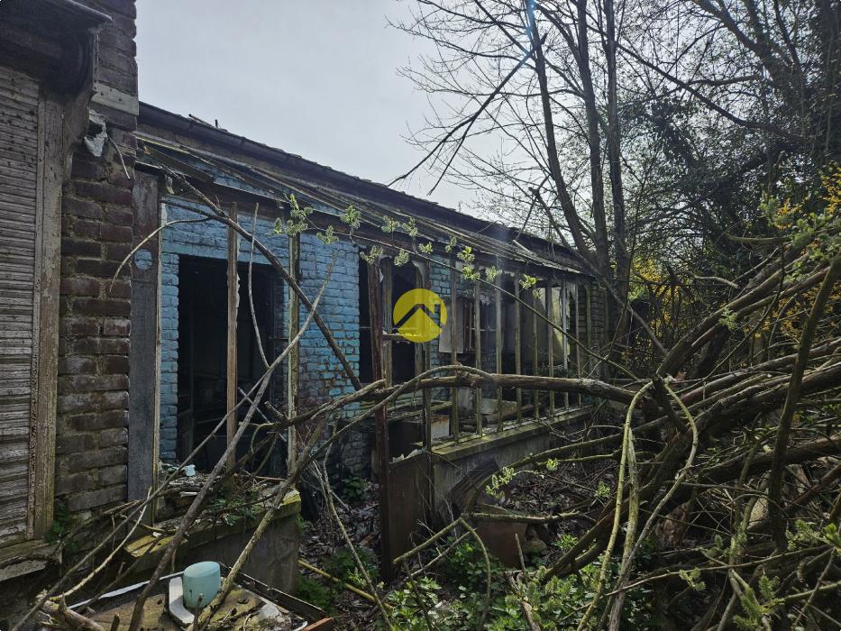 MAISON À RÉNOVER ENTIÈREMENT 