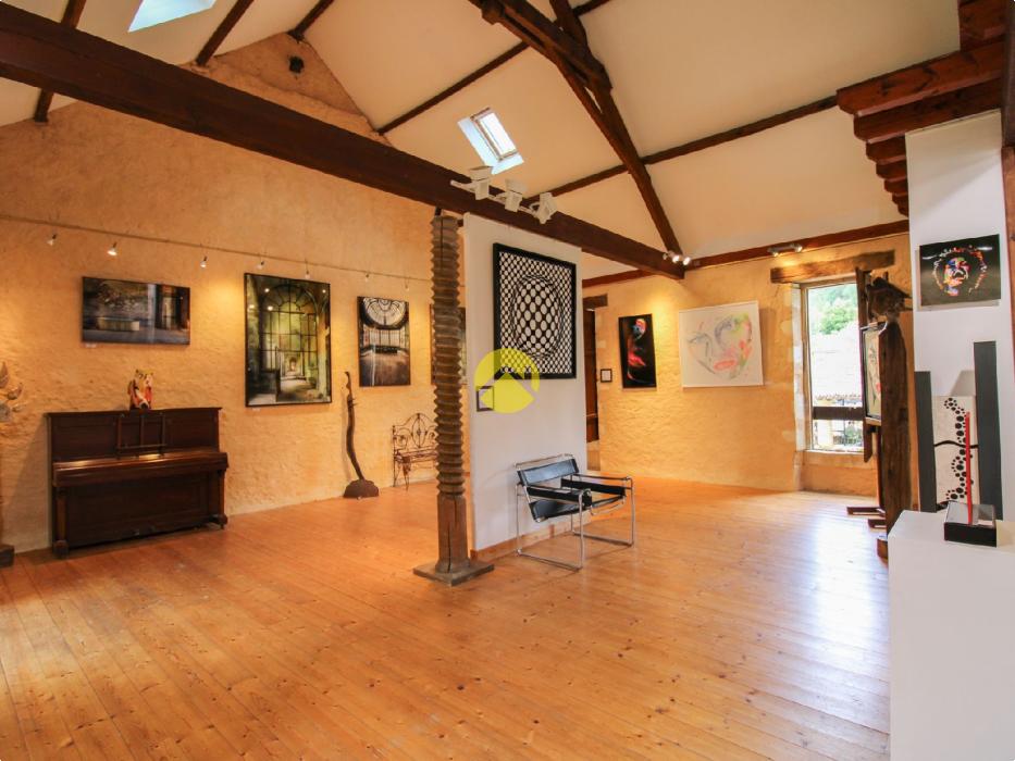 Galerie d'art avec appartement 1ch