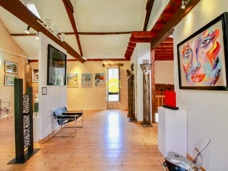 Galerie d'art avec appartement 1ch