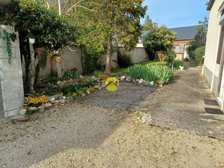 MAISON 90 M2 Terrain et garage