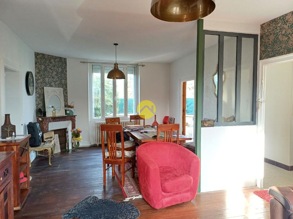 MAISON 90 M2 Terrain et garage