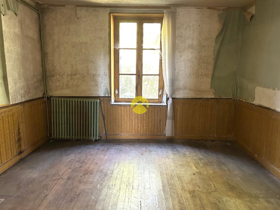 MAISON EN PIERRE A RENOVER