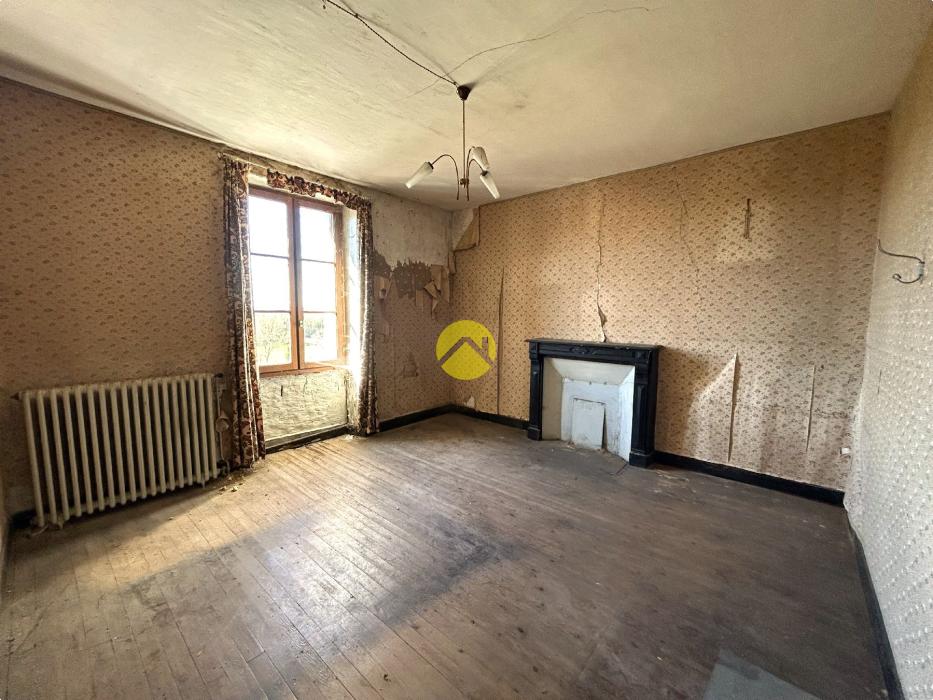 MAISON EN PIERRE A RENOVER