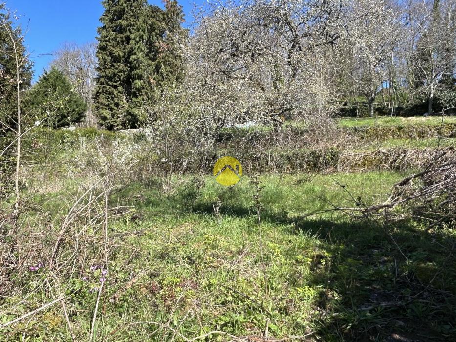 MAISON EN PIERRE A RENOVER