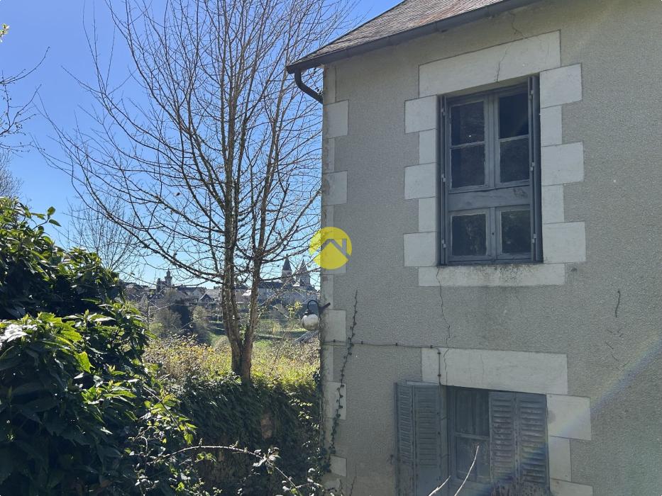 MAISON EN PIERRE A RENOVER