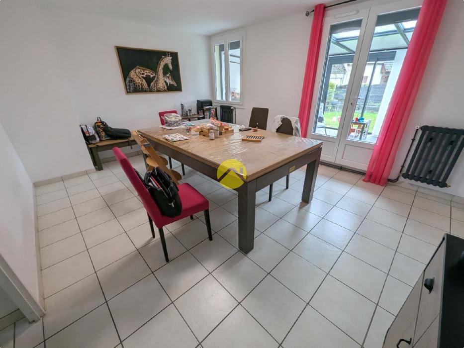 Maison 6 pièces.4 ch.véranda.garage