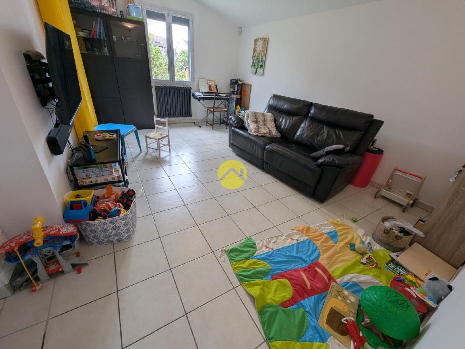 Maison 6 pièces.4 ch.véranda.garage