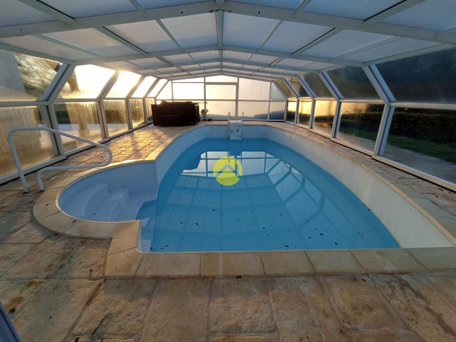 Belle maison avec un grand terrain 