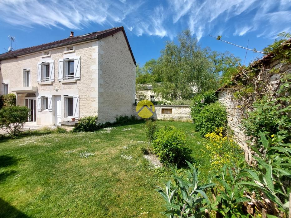 RÉNOVÉE, ÉQUIPÉE P.M.R. + Terrain