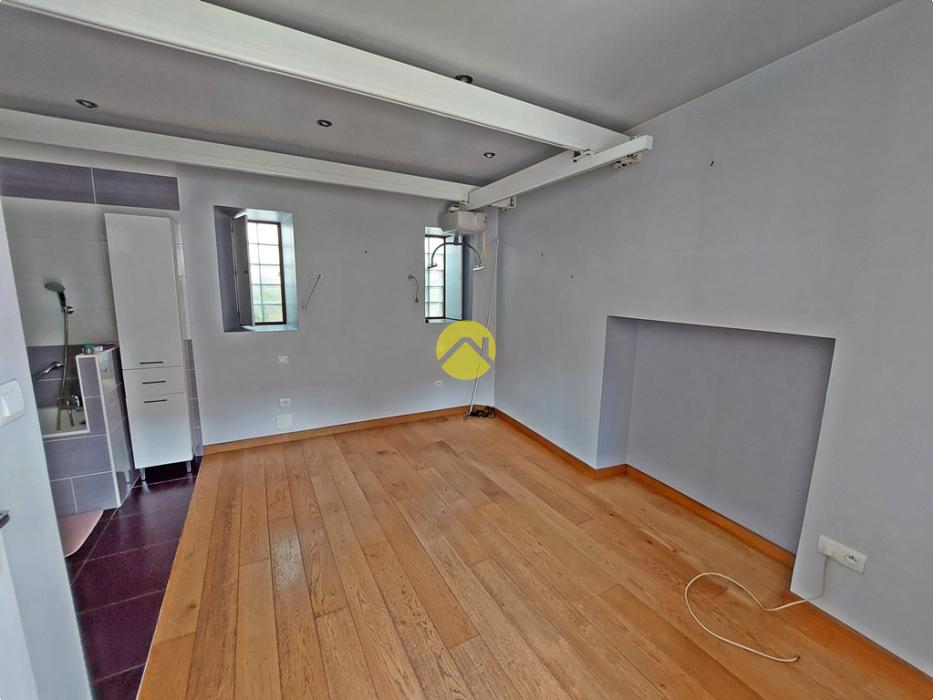 RÉNOVÉE, ÉQUIPÉE P.M.R. + Terrain