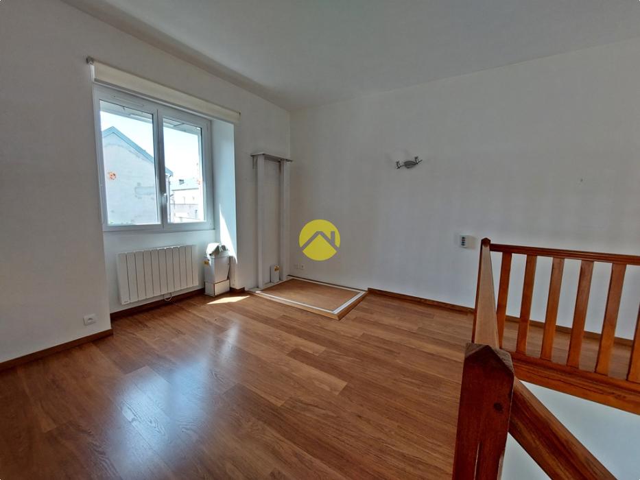 RÉNOVÉE, ÉQUIPÉE P.M.R. + Terrain