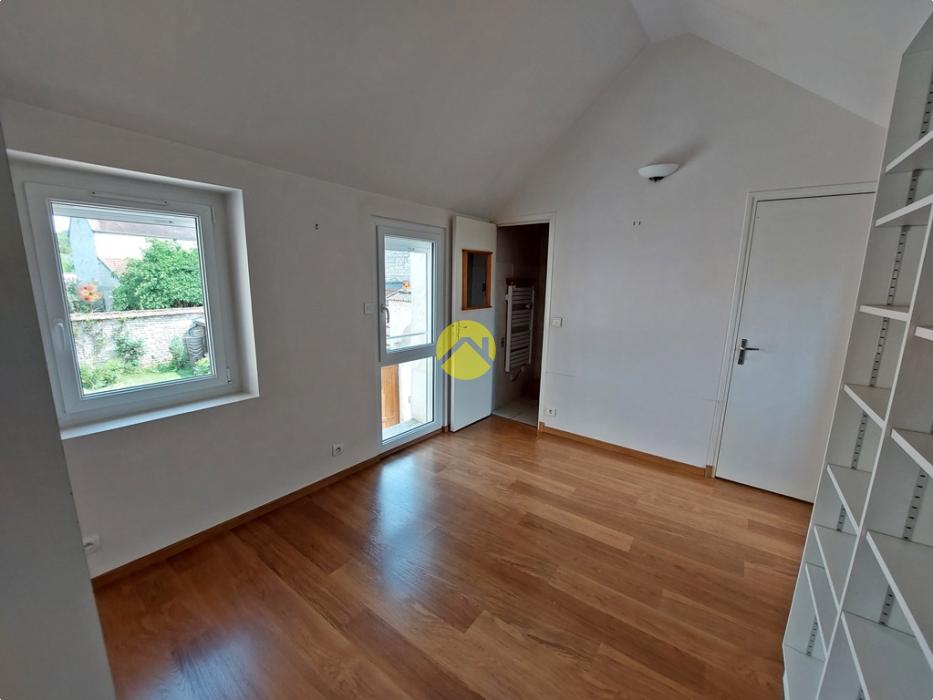 RÉNOVÉE, ÉQUIPÉE P.M.R. + Terrain